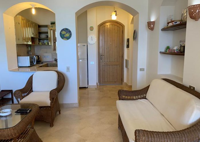 2BR Apartment with lagoon view-West golf - 7